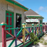 Hangulatos színes házacskák Grand Turk szigeten