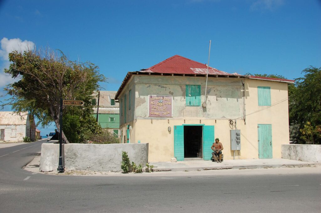 Hangulatos színes házacskák Grand Turk szigeten