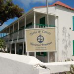 Hangulatos színes házacskák Grand Turk szigeten