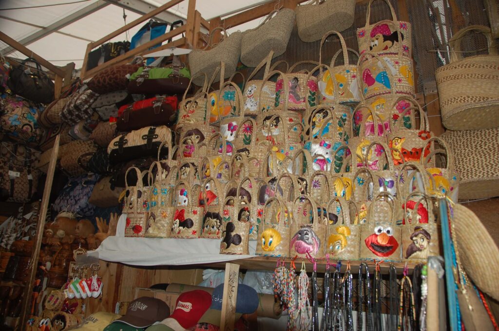 Nassau, Straw market