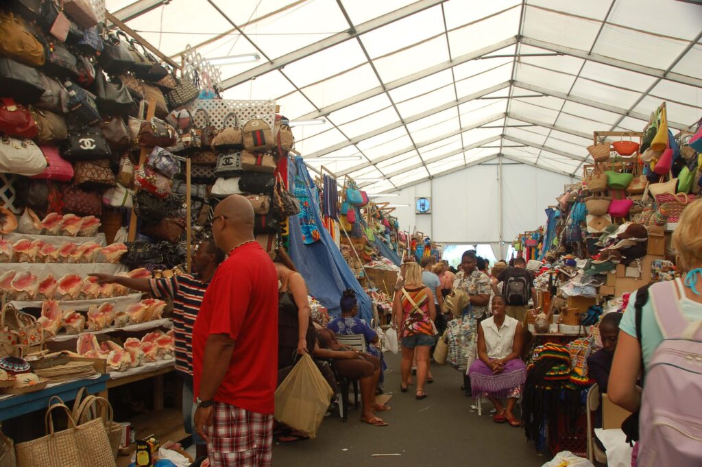 Nassau, Straw market