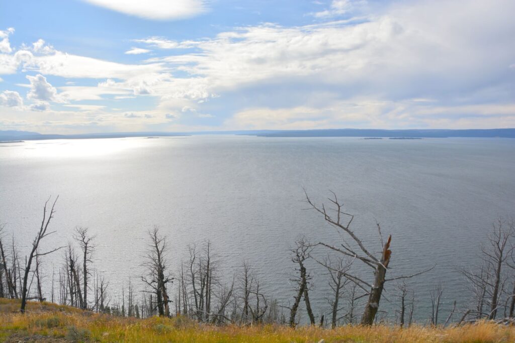 Kék Utazó Yellowstone Nemzeti park látnivalók Yellowstone Lake