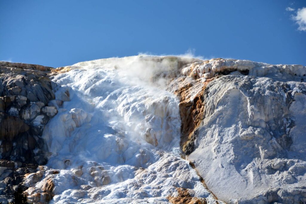 Kék Utazó - Yellowstone Nemzeti Park látnivalók - Mammoth Hot Spring