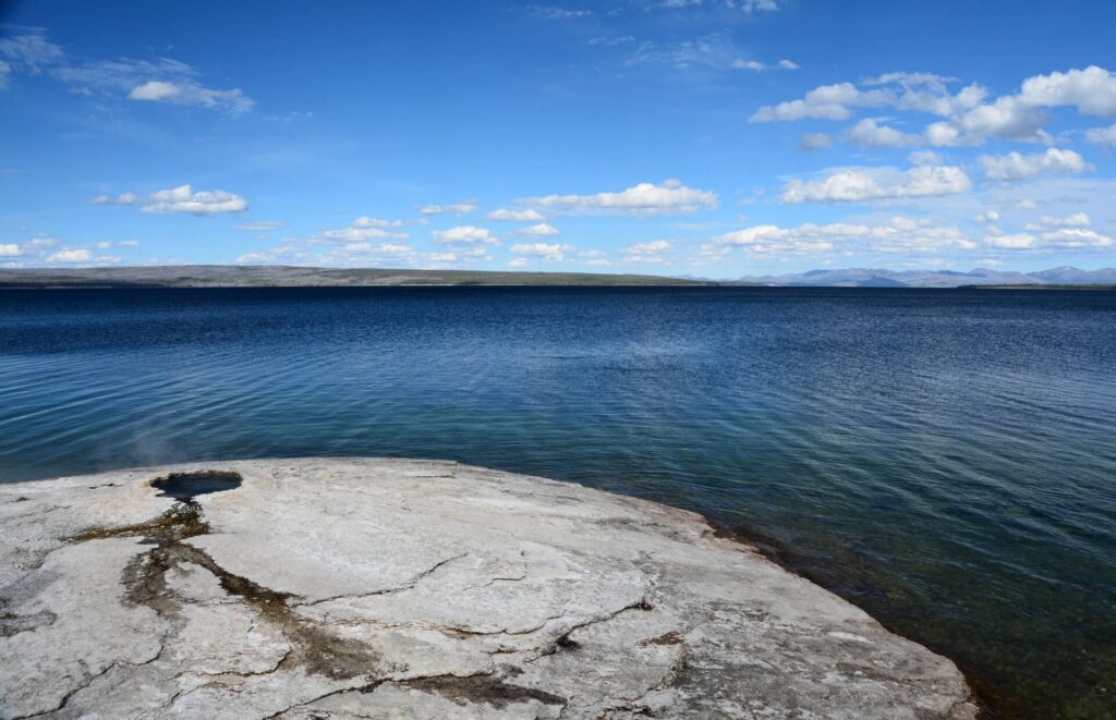 Kék Utazó - Yellowstone Nemzeti Park látnivalók - Yellowstone lake tó