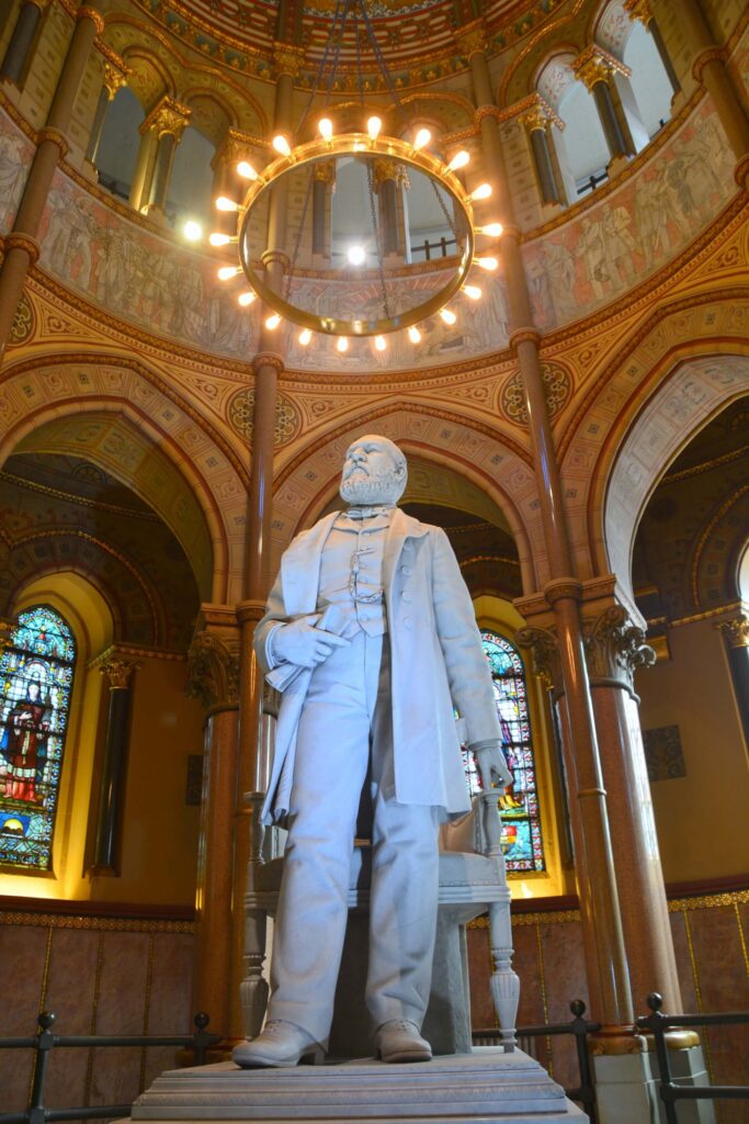 Kék Utazó - Ohio állam, USA látnivalók - Cleveland - Lake View Cemetery - Garfield mauzóleum