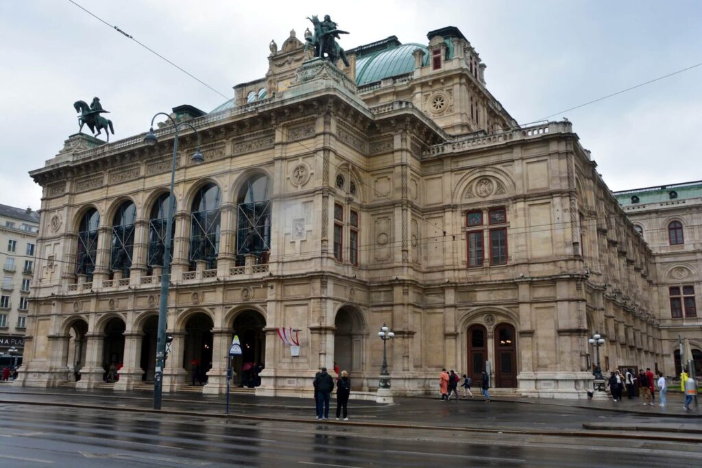 Kék Utazó - Bécs látnivalók - Opera