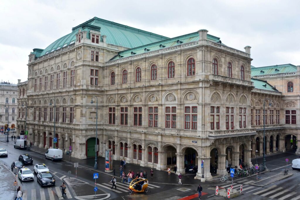 Kék Utazó - Bécs látnivalók - Opera