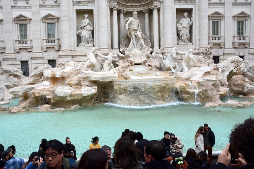 Kék Utazó - Róma látnivalók - Trevi-kút