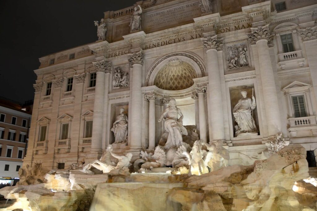 Kék Utazó - Róma látnivalók - Trevi-kút