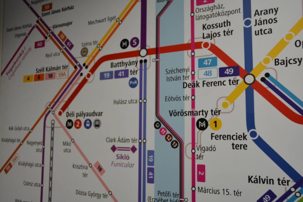 Kék Utazó - Hogyan juthatsz el a budapesti Liszt Ferenc reptérre