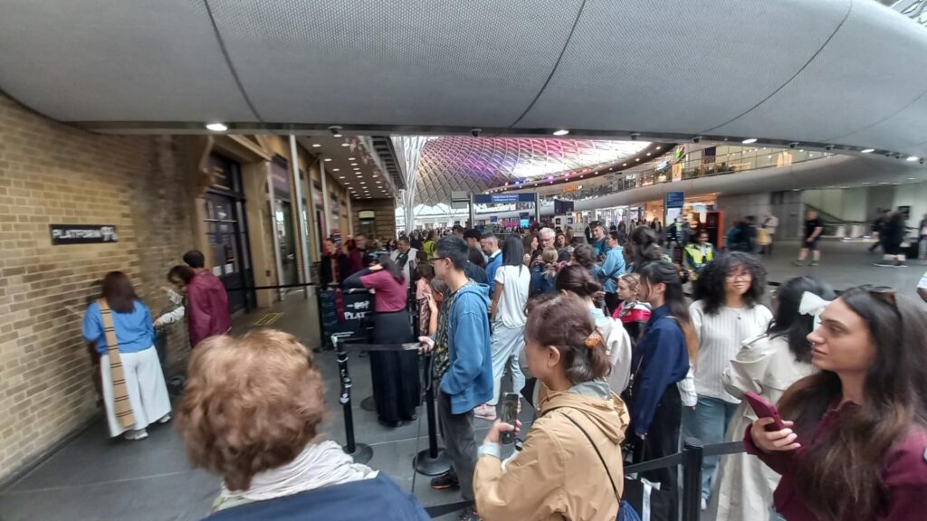 Kék Utazó - Egyesült Királyság látnivalók - Kings Cross Harry Potter 9 és 3/4 vágány