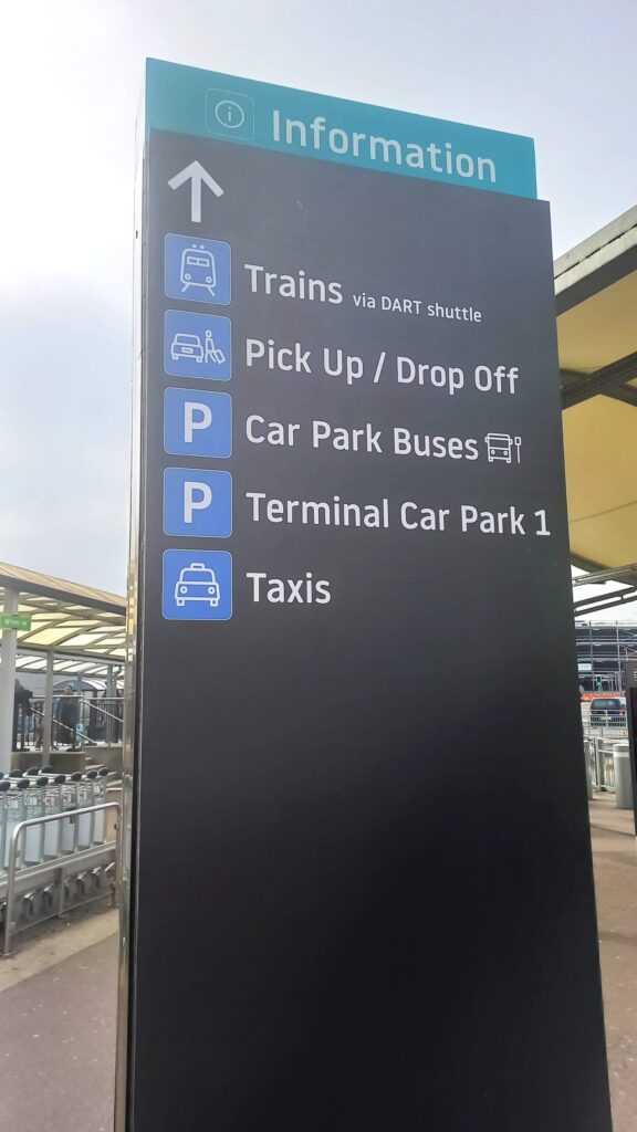 Kék Utazó - Egyesült Királyság látnivalók - London Luton Airport