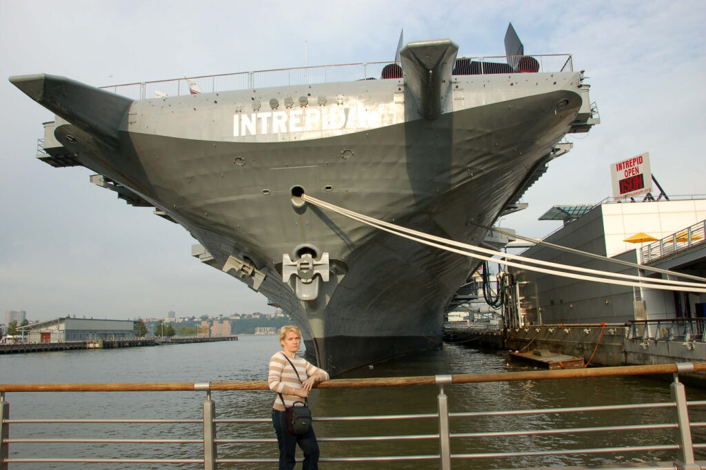 Kekutazo - USA Top 50 látnivaló New Yorkban - Intrepid