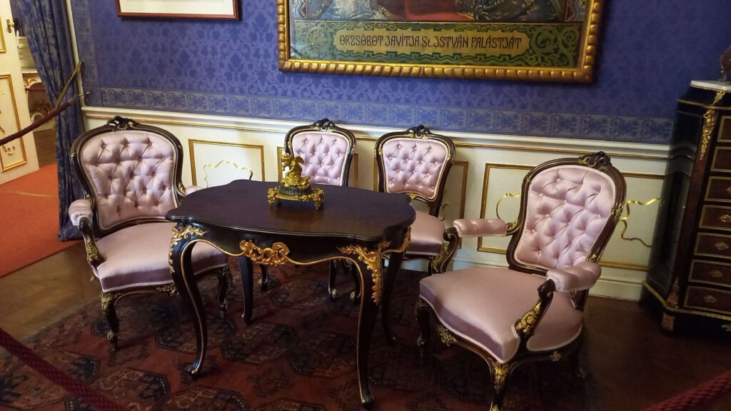 Kék Utazó - Gödöllői királyi kastély kiállítás