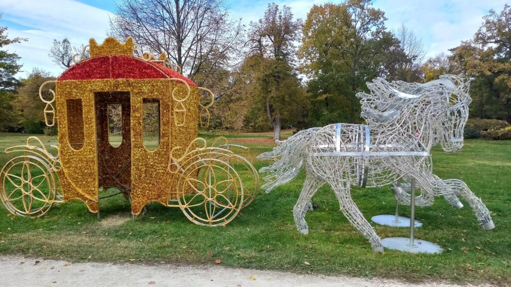 Kék Utazó - Gödöllői királyi kastélykert Fénypark