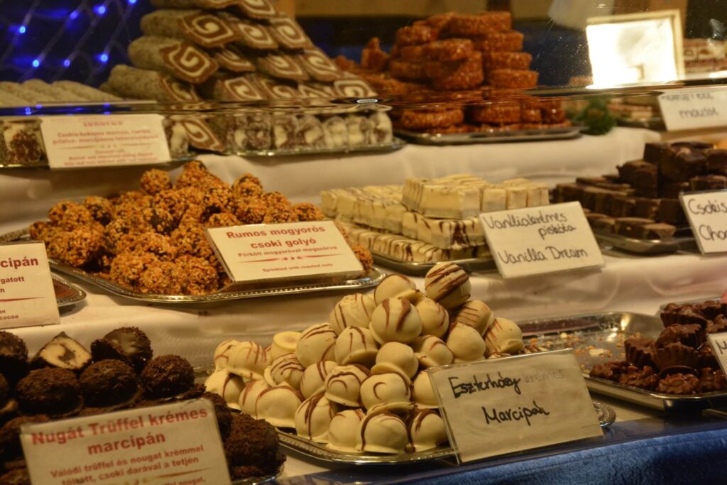 Kék Utazó Budapesti adventi vásár - Vörösmarty tér