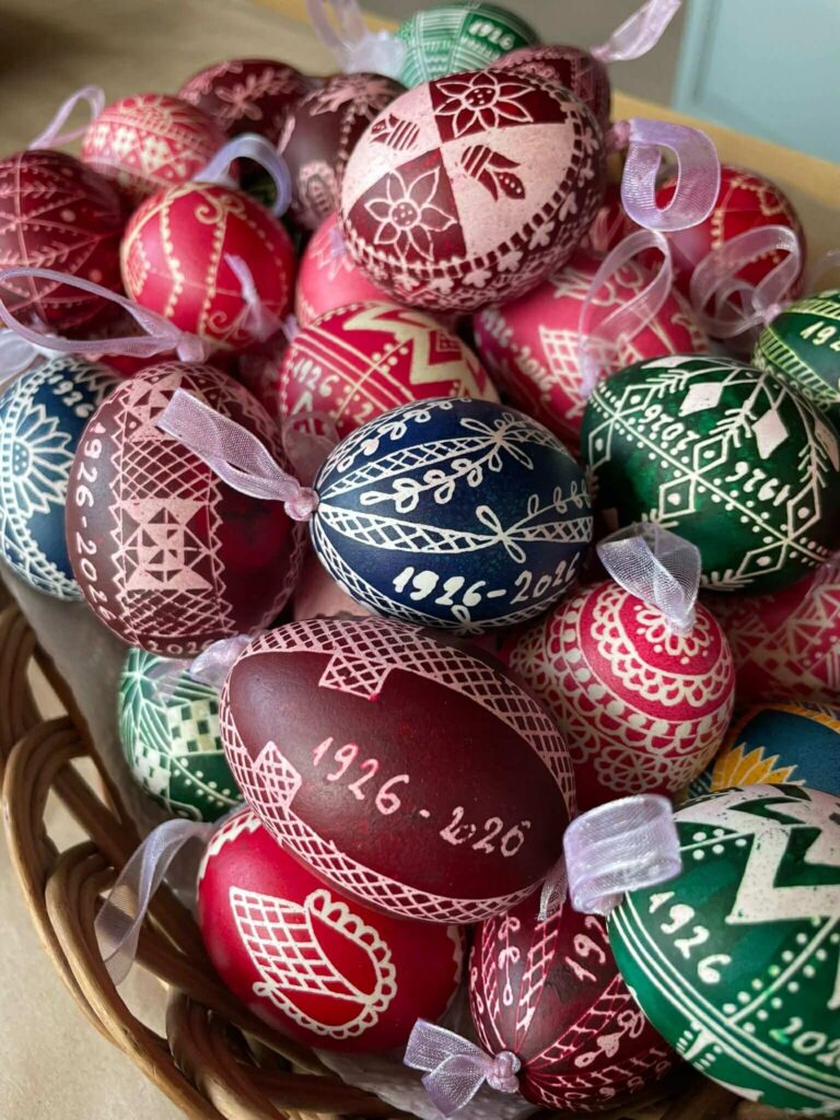 Kék Utazó - Festett húsvéti tojások