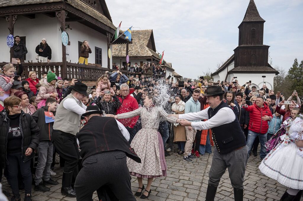 Kék Utazó - A húsvét eredete és szokásai