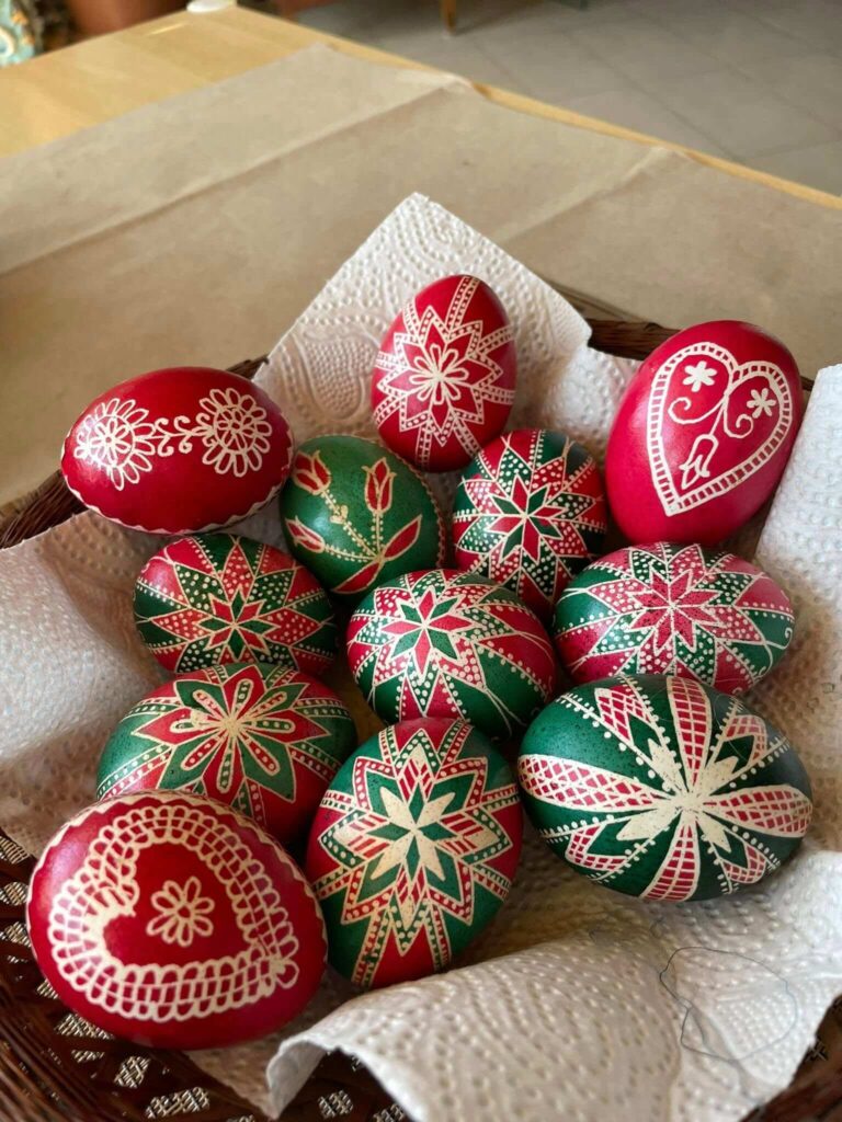 Kék Utazó - Festett húsvéti tojások