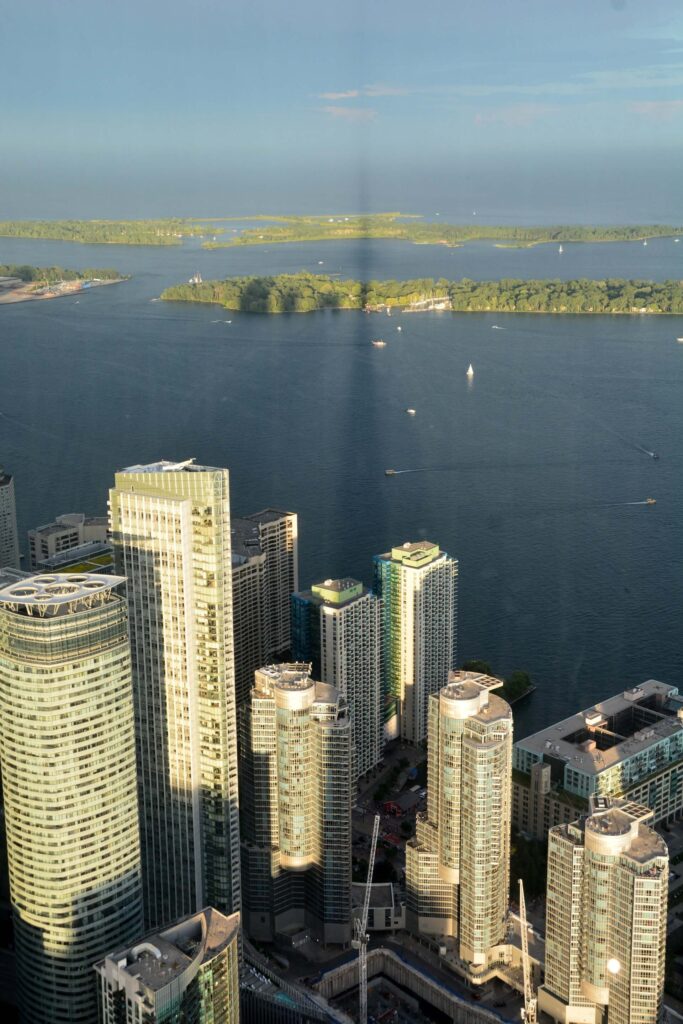 Kék Utazó - Toronto Top 10 látnivaló - CN tower
