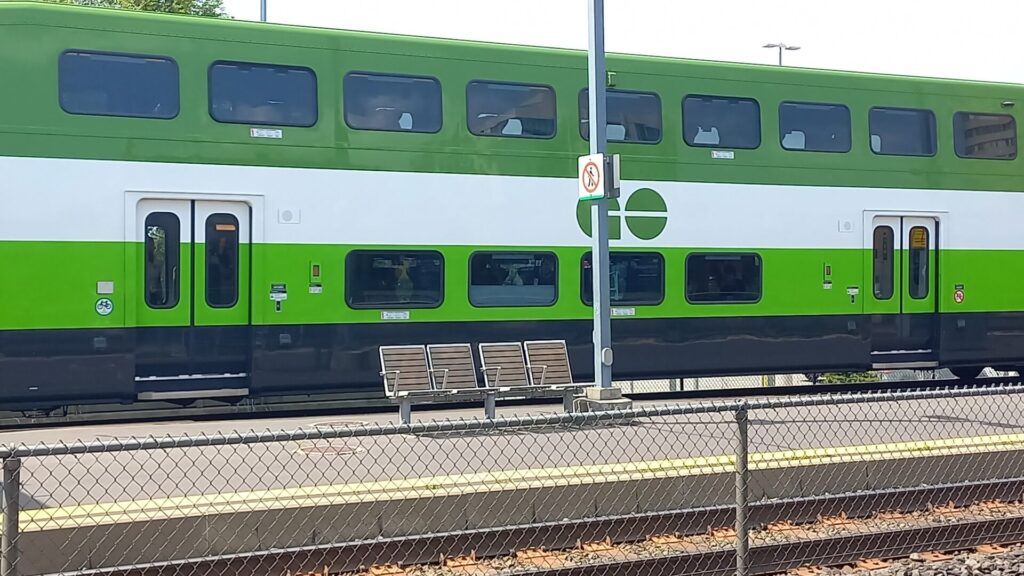 Kék Utazó - Toronto Top 10 látnivaló - Go Train
